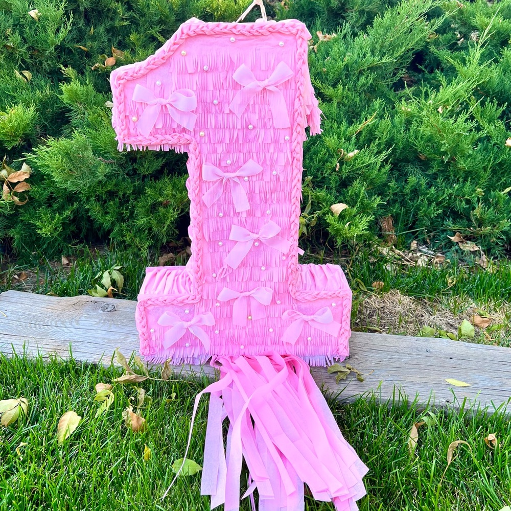 Bow Pink Number One Piñata